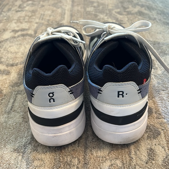 NWOT Men’s The Rodger Shoe - Picture 3 of 7